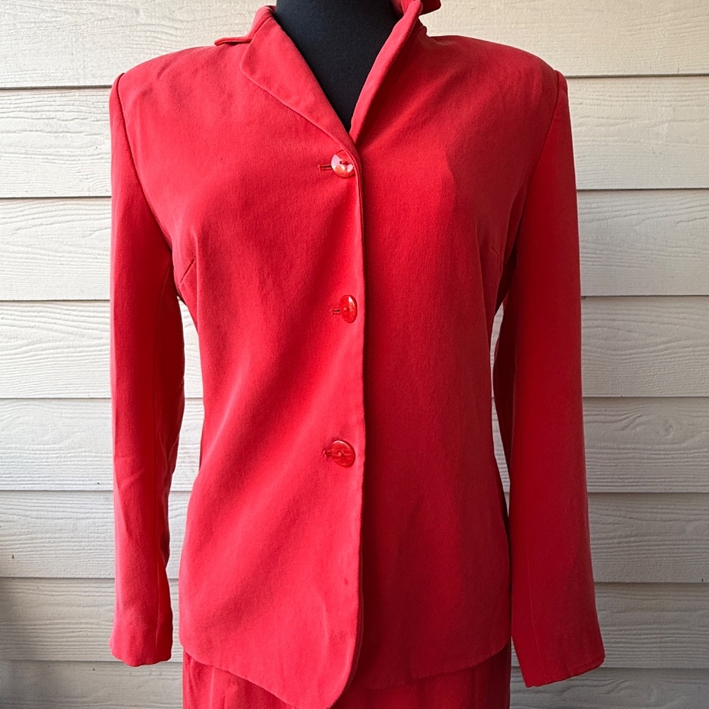 Travis Ayers | Coral Pink Silk Blazer & Skirt Set‎ | Size 12 | Two-Piece Suit - Picture 4 of 13